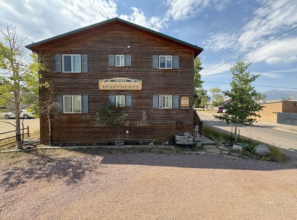 702 E Main St, Silver Cliff, CO 81252