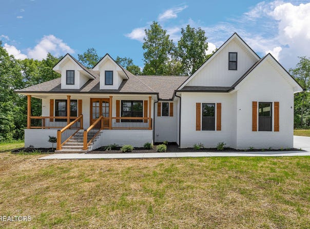 4 Riverchase Drive, Crossville, TN 38571
