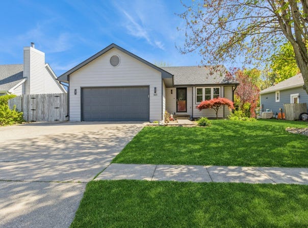 1411 E Franklin Avenue, Indianola, IA 50125