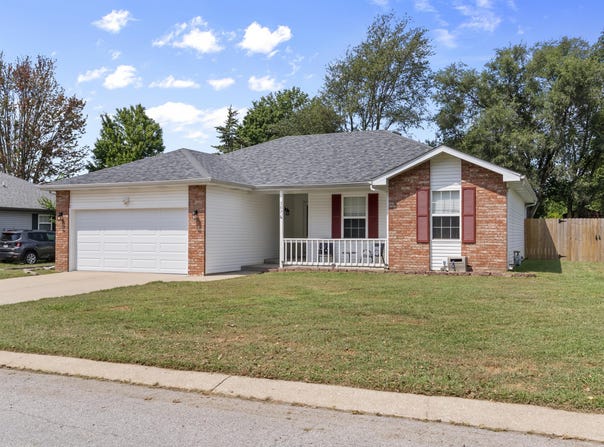 597 Clever Heights Court, Clever, MO 65631