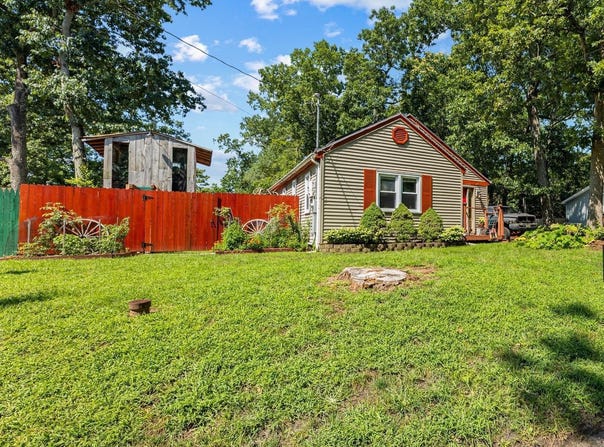 33 TEABERRY STREET, BROWNS MILLS, NJ 08015