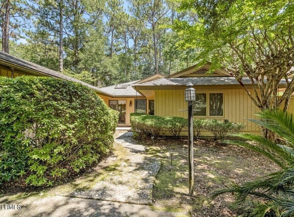 8 Bobcat Lane, Hilton Head Island, SC 29926