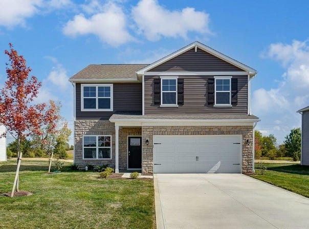819 Sherwood Loop, Bellefontaine, OH 43311