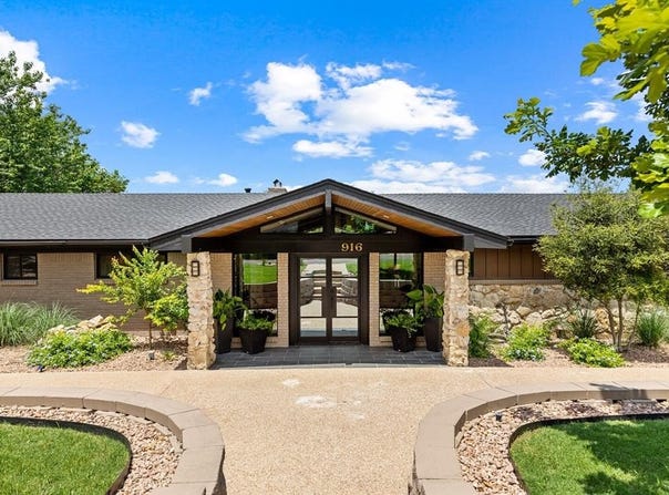 916 Wooded Crest Drive, Woodway, TX 76712