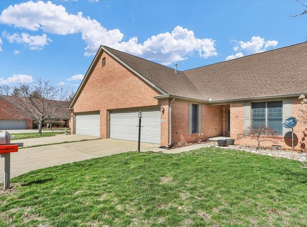 1613 Broadmoor Drive, Champaign, IL 61821
