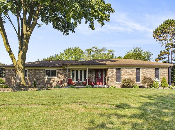 53285 Bancroft Drive, Shelby Twp, MI 48316