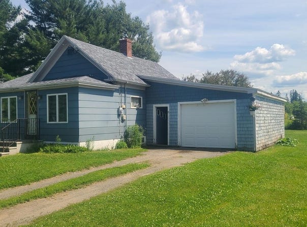 8 Maynard Street, Washburn, ME 04786