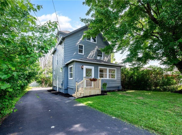1155 French Street, Sharon, PA 16146