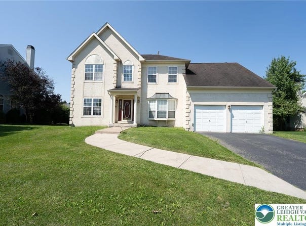 1732 Washington Valley Drive, Other NJ Counties, NJ 08886