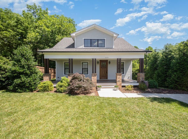 200 W Corbin Street, Hillsborough, NC 27278