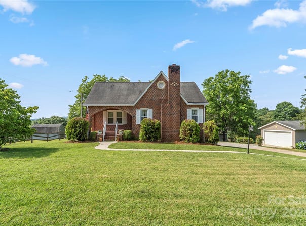 1785 Falls Road NW, Valdese, NC 28690
