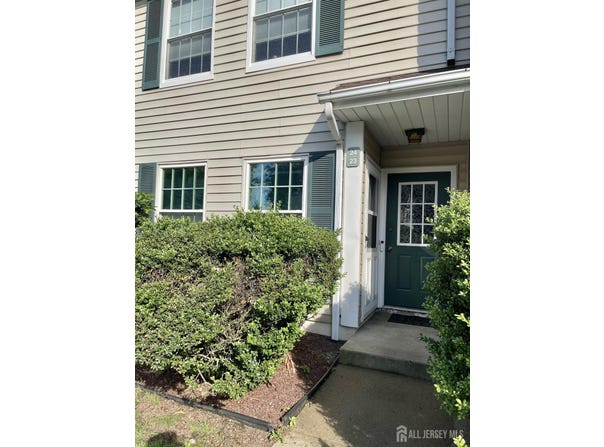 23 Hanover Square, Middlesex, NJ 08846