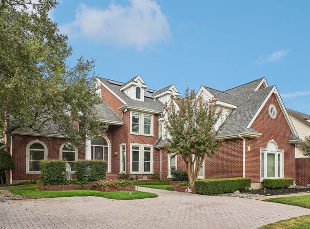 32 Victoria Drive, Rowlett, TX 75088