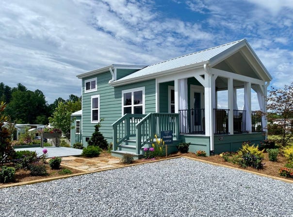 126 Misty Knoll Way, Flat Rock, NC 28731