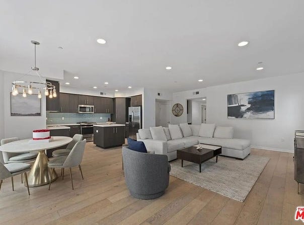 11912 Laurelwood Dr, Studio City, CA 91604