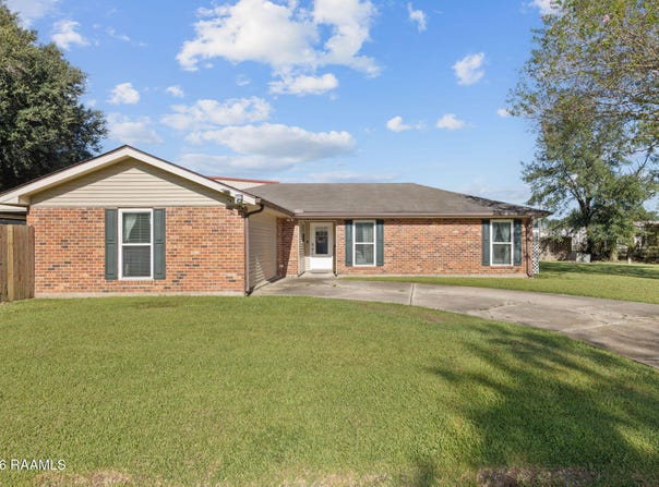 113 Bayberry Avenue, Broussard, LA 70518