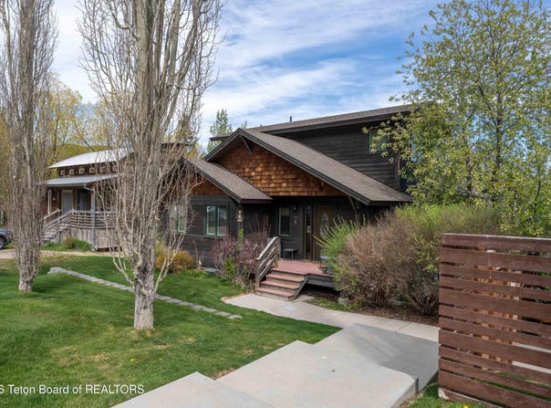 555 CACHE CREEK Drive, Jackson, WY 83001