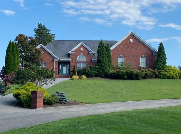 2530 Goingback Circle, Sevierville, TN 37876