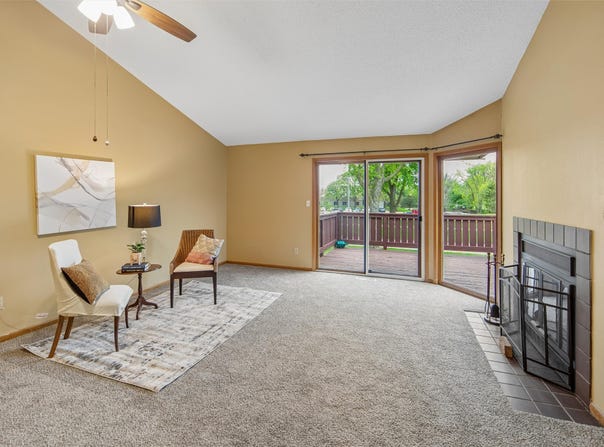 5618 Linden Circle, Johnston, IA 50131