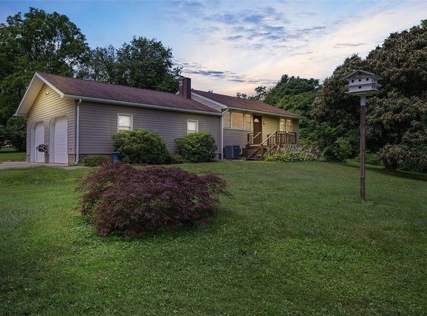 115 Shippingport Rd, Aliquippa, PA 15001