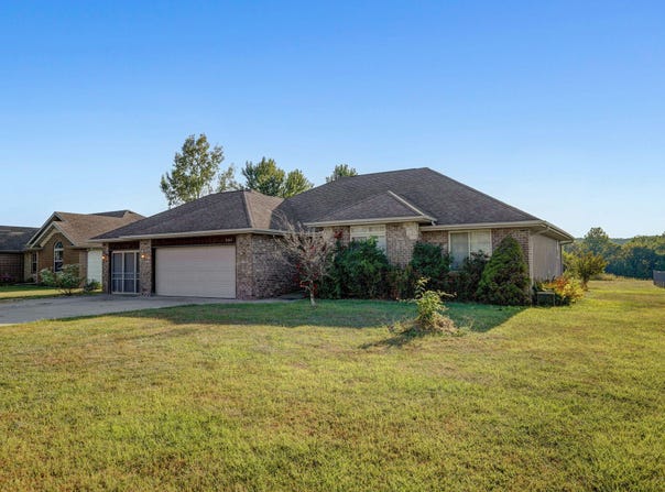 5461 Anita Avenue, Pleasant Hope, MO 65725