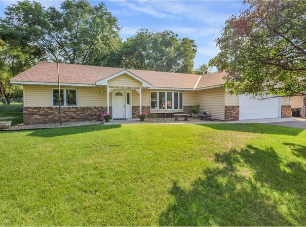 2772 128th Avenue NW, Coon Rapids, MN 55448