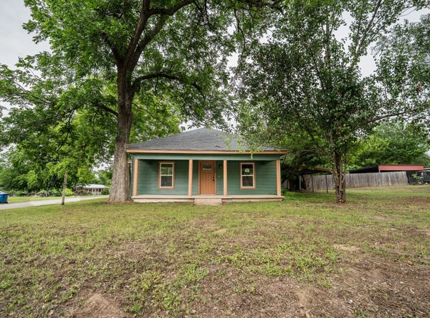 308 W Pine Street, Winnsboro, TX 75494