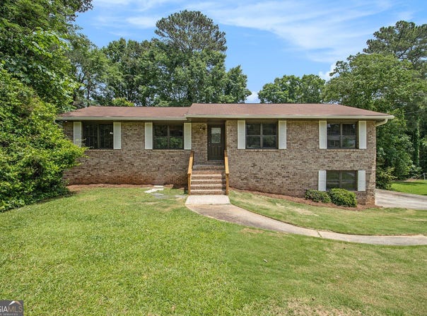 530 Village Green, Lilburn, GA 30047