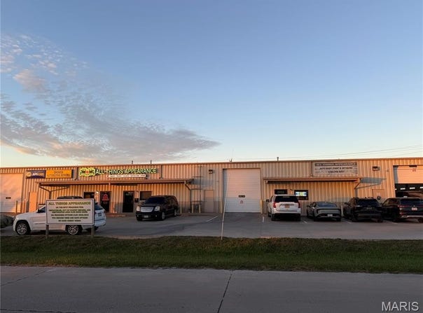 40 Freise Industrial Drive, Moscow Mills, MO 63362