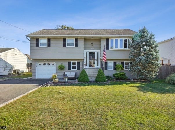 522 Hancock St, Middlesex Boro, NJ 08846-2033