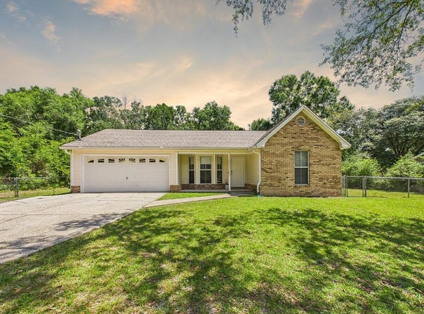 422 John King Road, Crestview, FL 32539