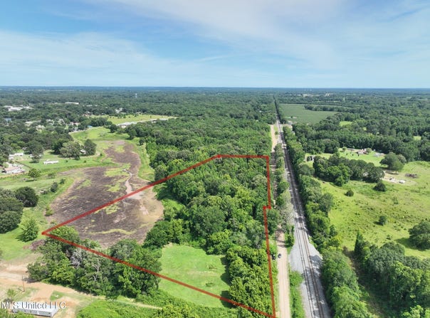 Ratliff Road, Flora, MS 39071