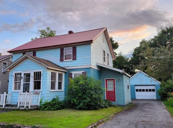 28 Eastland Avenue, Millinocket, ME 04462