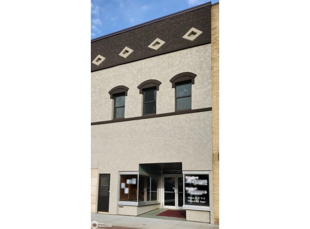 121 S 3Rd Street, Knoxville, IA 50138-2506