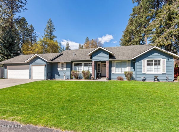 1633 Northwood Dr, Hayden Lake, ID 83835