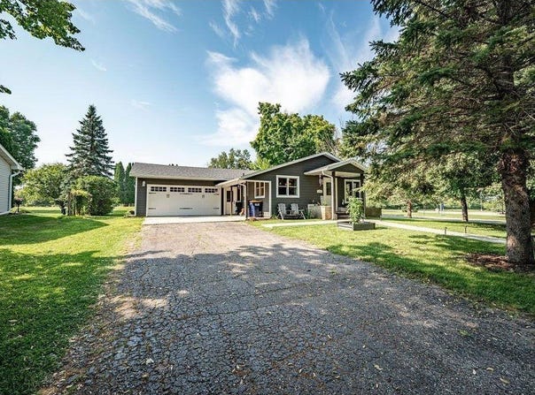 195 W Humble Avenue, Ellsworth, WI 54011