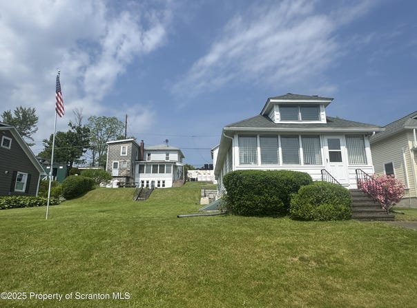 464 Point Road, Lake Winola, PA 18625
