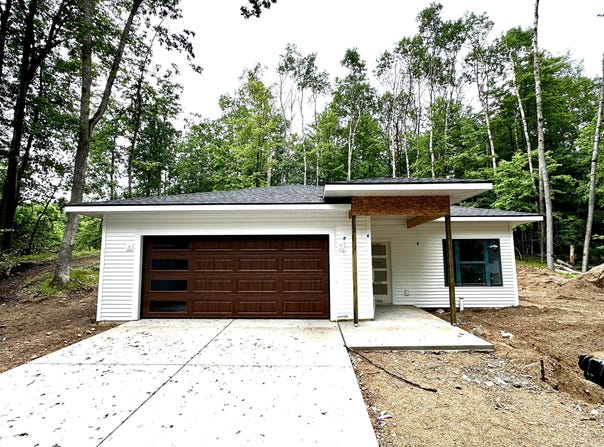 11300 Apache Wells Court, Stanwood, MI 49346