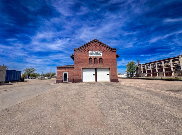 53 Dakota Ave S, Huron, SD