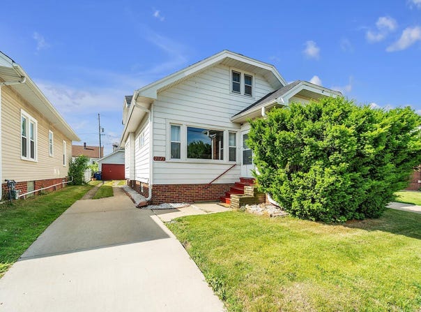 2813 21st St, Racine, WI 53405