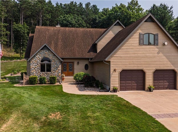 1745 S Highland Drive, Sparta, WI 54656