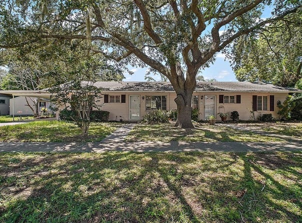 617 N CLAYTON STREET, MOUNT DORA, FL 32757