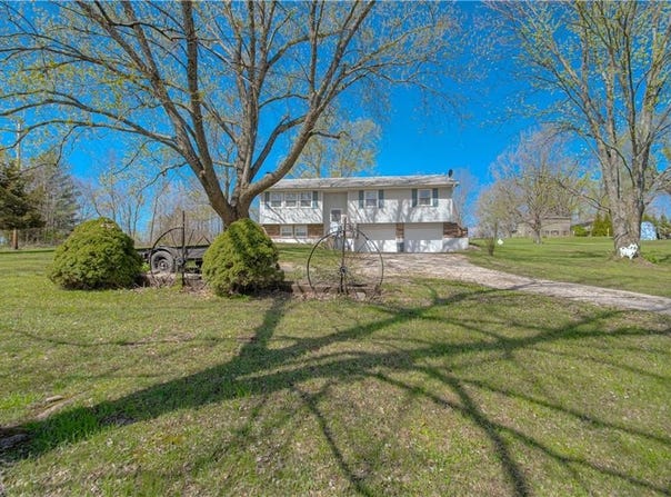 4297 SE Valleyview Lane, Holt, MO 64048