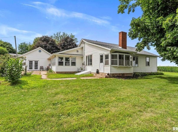 2576 285TH Avenue, De Witt, IA 52742