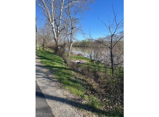 Old River Road, Philo, OH 43771