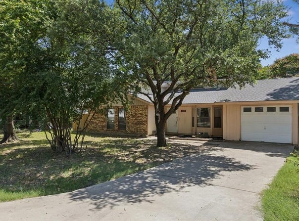 1809 Dundee Drive, Corinth, TX 76210