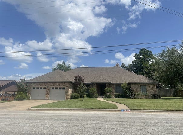 888 Acorn, Giddings, TX 78942