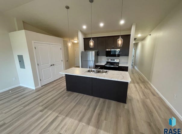 9308 W 32nd St, Sioux Falls, SD 57106