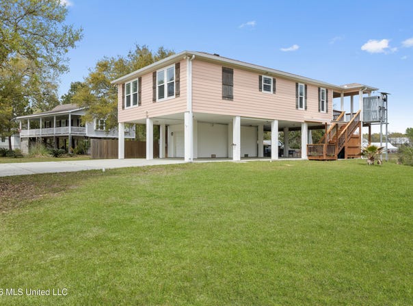 120 Mollere Drive, Waveland, MS 39576