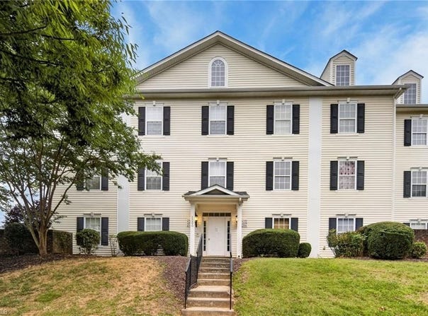2206 McConnell Drive, Kernersville, NC 27284